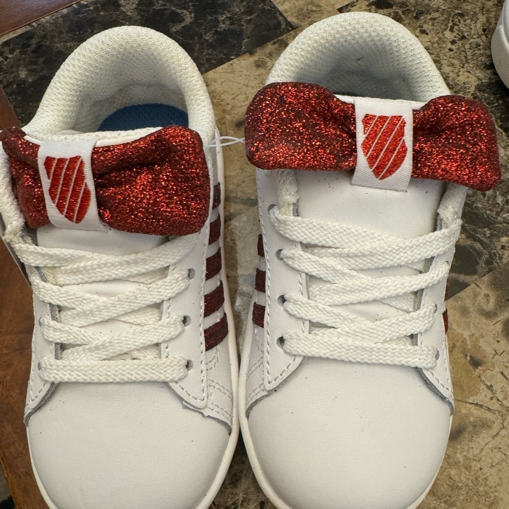 KSwiss Bow Kiddie Sneaker